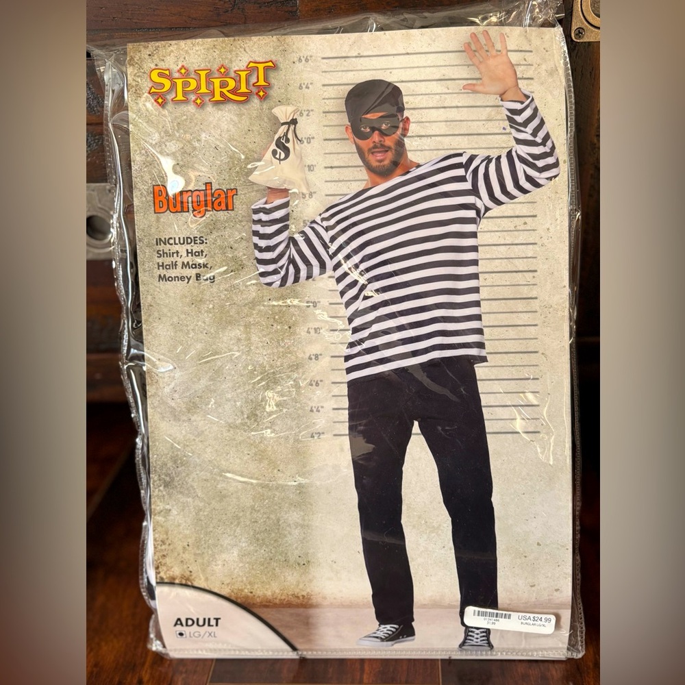 NWT Spirit Halloween Burglar Costume Adult Men’s Size L/XL